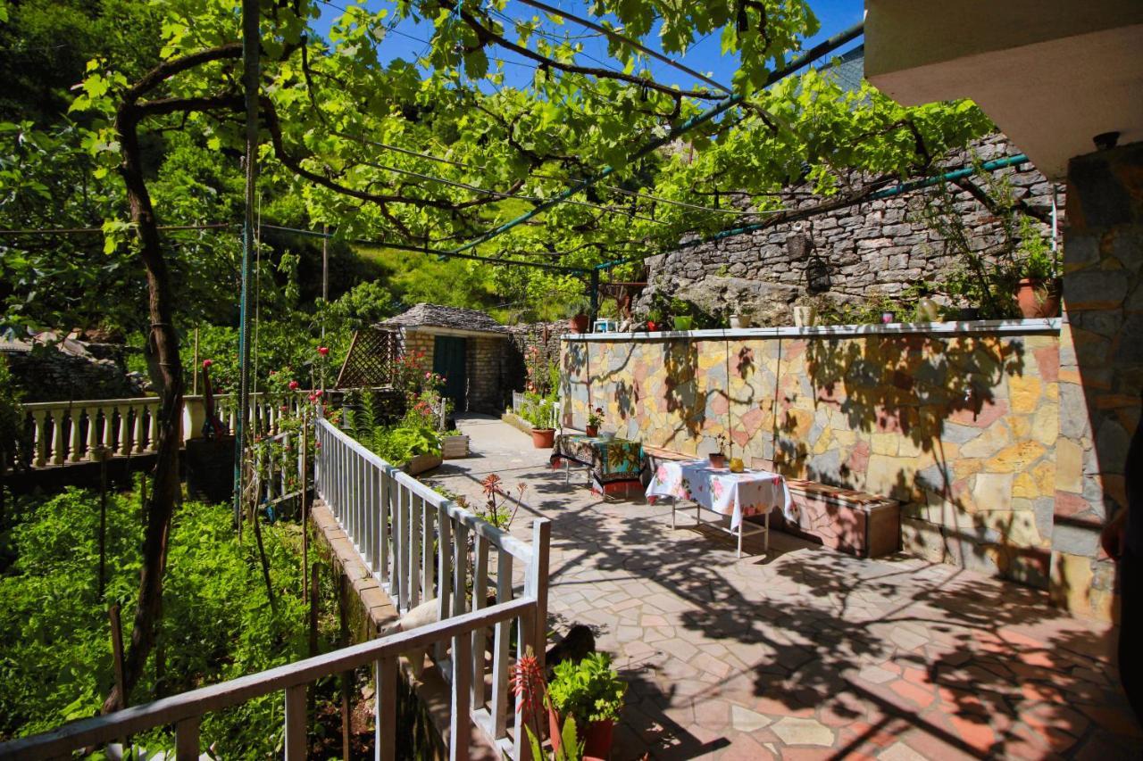 Grandma'S Home Gjirokastër Dış mekan fotoğraf